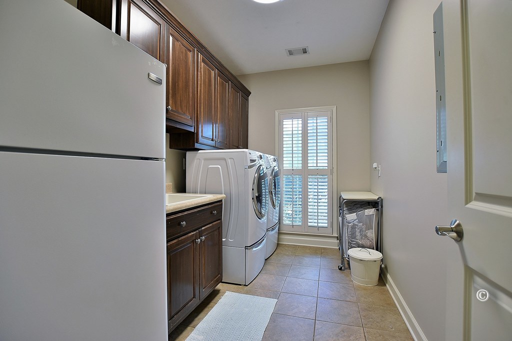 9007 Splendor Court Columbus, GA 31904 - Photo 20 of 40 Laundry