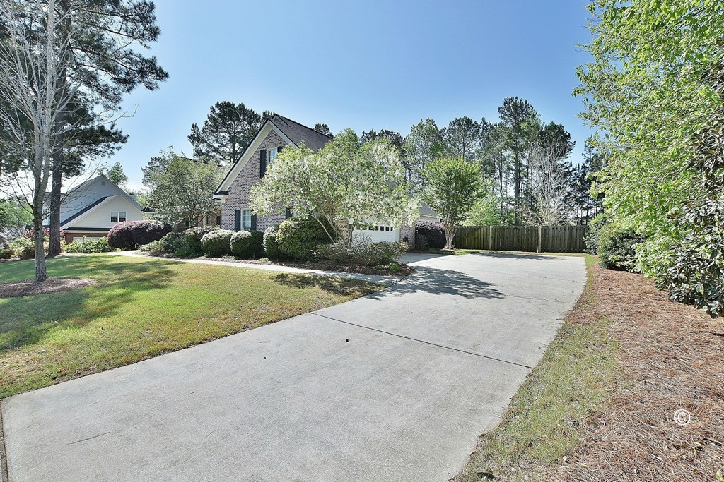 9007 Splendor Court Columbus, GA 31904 - Photo 33 of 40 Driveway/Garage