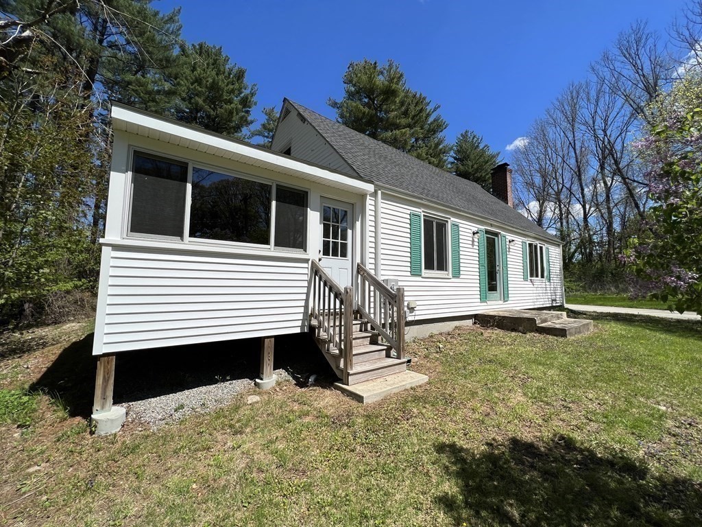 71 Holbrook Road Oxford, MA 01540 - Photo 2 of 42 Gallery Image 2
