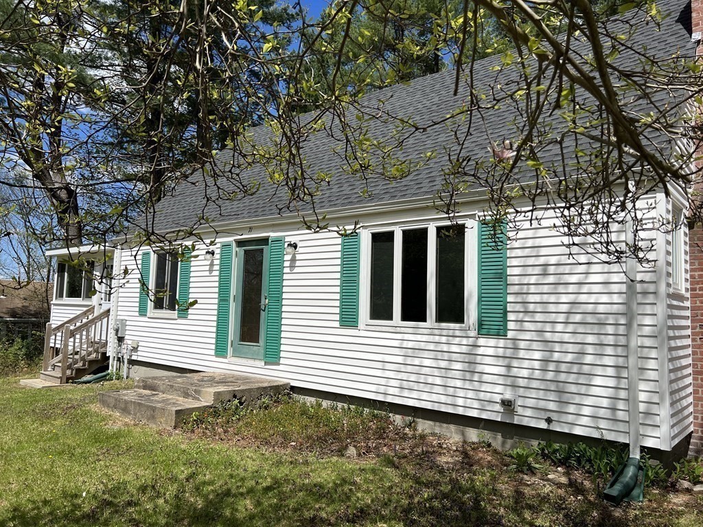 71 Holbrook Road Oxford, MA 01540 - Photo 3 of 42 Gallery Image 3