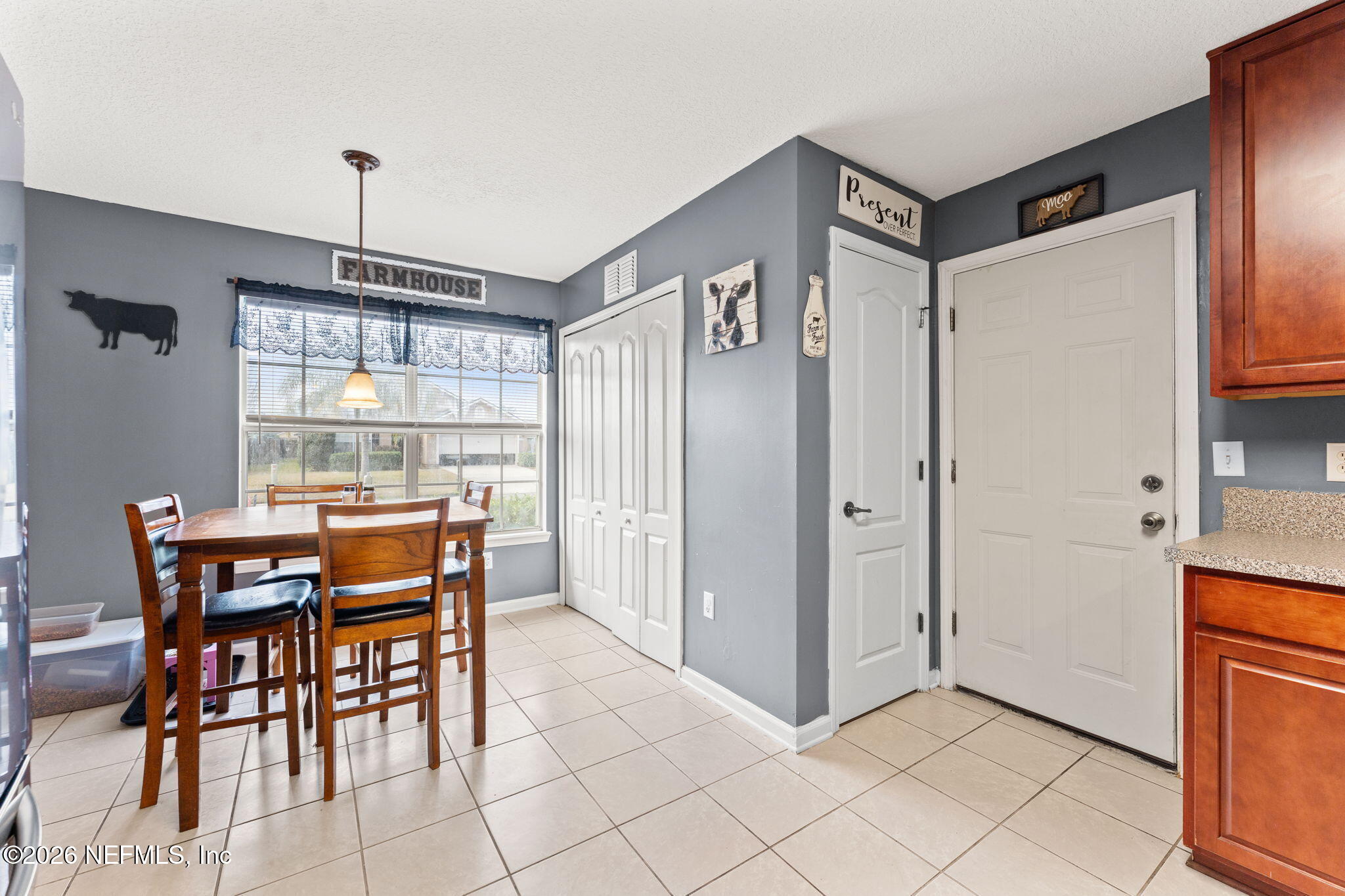 45212 Ingleham Circle Callahan, FL 32011 - Photo 28 of 35 a dining room well furnished