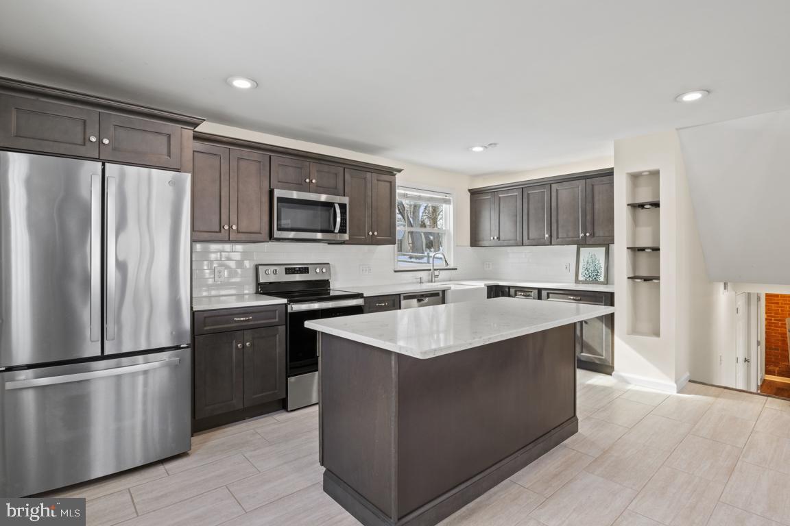 470 Adrian Road Collegeville, PA 19426 - Photo 3 of 28 Gallery Image 3