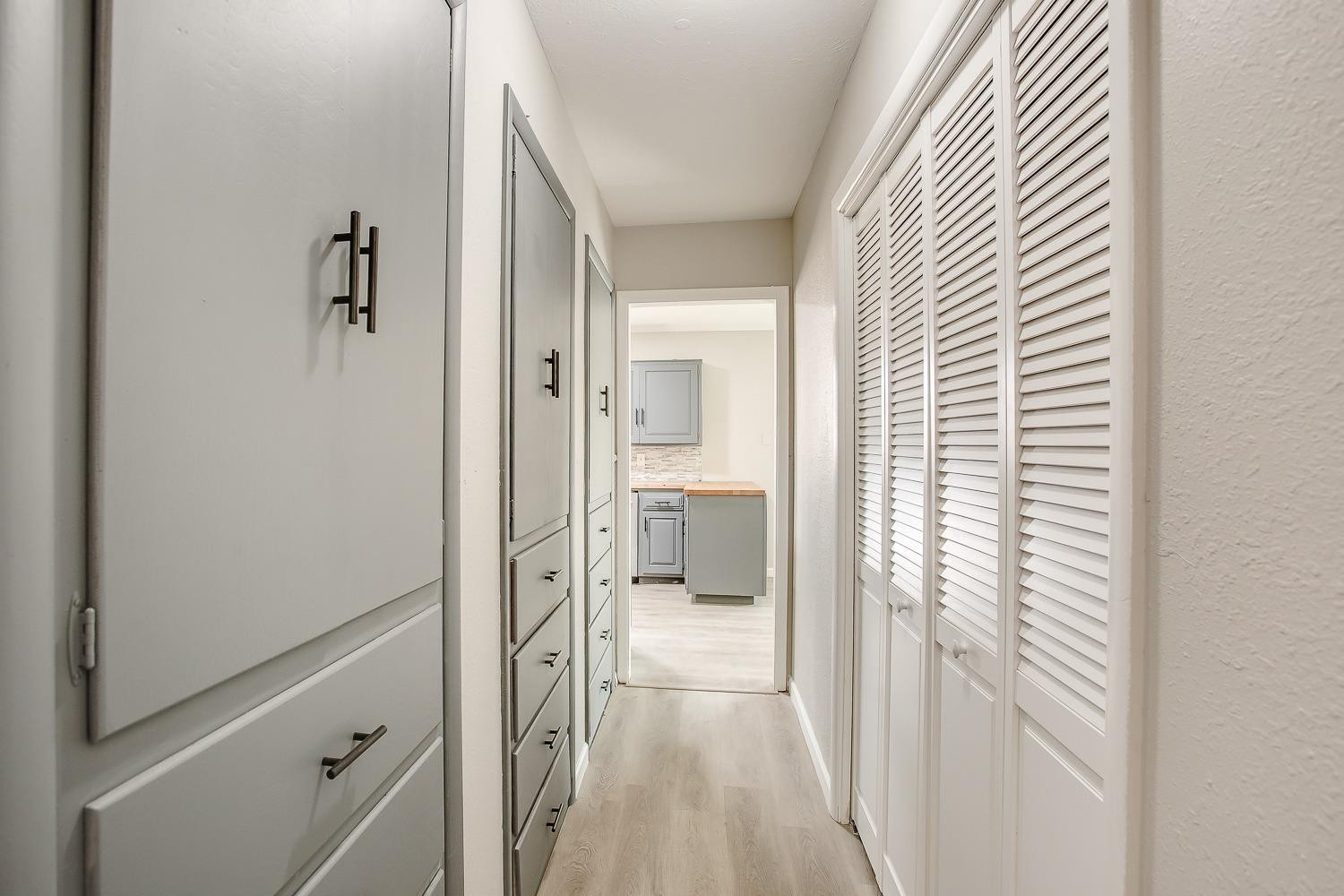 4509 40th Street Lubbock, TX 79414 - Photo 9 of 21 a bathroom with a shower