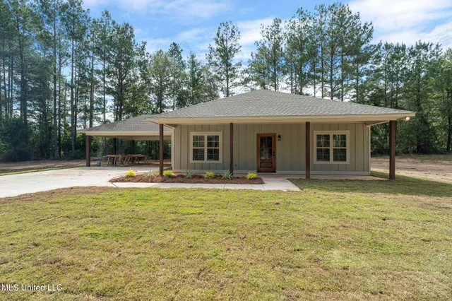 $269,900 | 158 Woodbridge Lane, Seminary, MS 39479