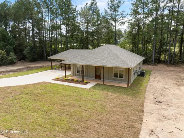 $269,900 | 158 Woodbridge Lane, Seminary, MS 39479