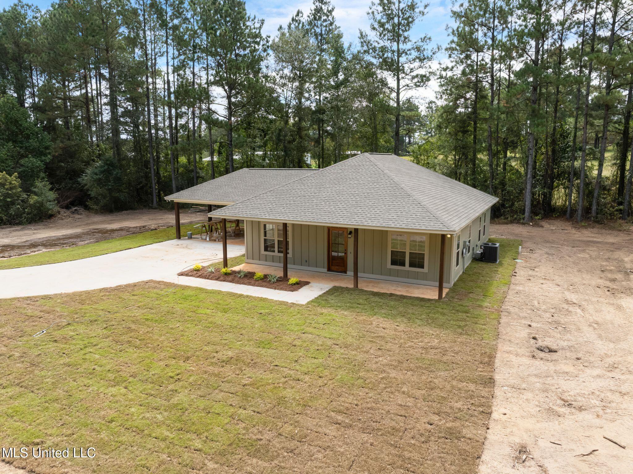 158 Woodbridge Lane Seminary, MS 39479 - Photo 2 of 34 158_Woodbridge_Ln-2