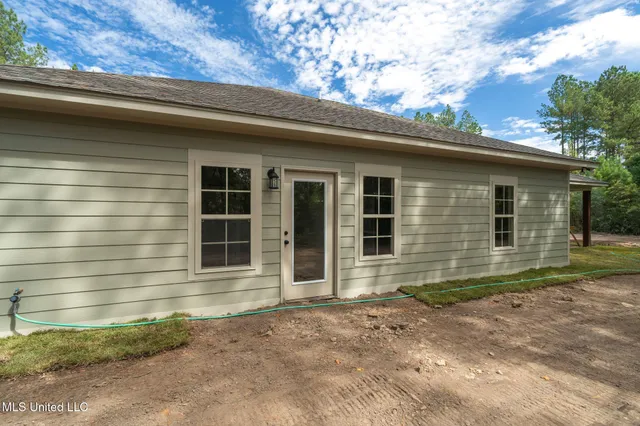 $269,900 | 158 Woodbridge Lane, Seminary, MS 39479