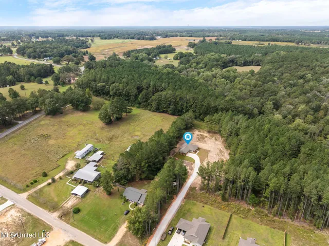 $269,900 | 158 Woodbridge Lane, Seminary, MS 39479