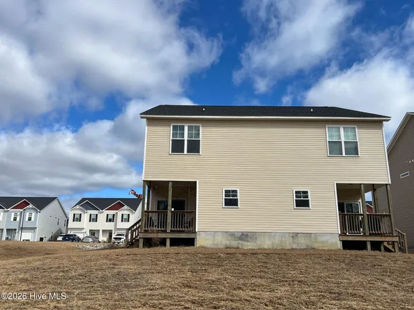 $1,650 | 208 Shallowbag Bay Lane, Jacksonville, NC 28546