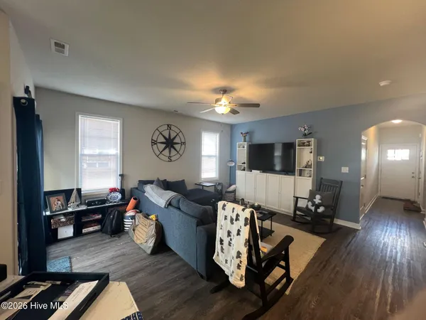 $1,650 | 208 Shallowbag Bay Lane, Jacksonville, NC 28546