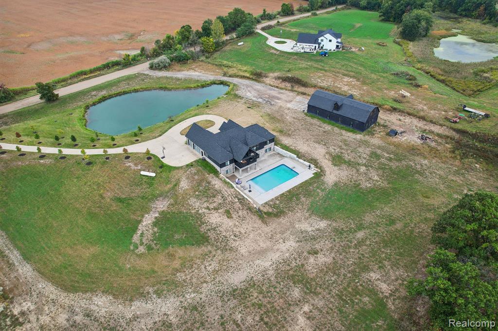 5911 Hartland Road Fenton, MI 48430 - Photo 43 of 45 Gallery Image 43