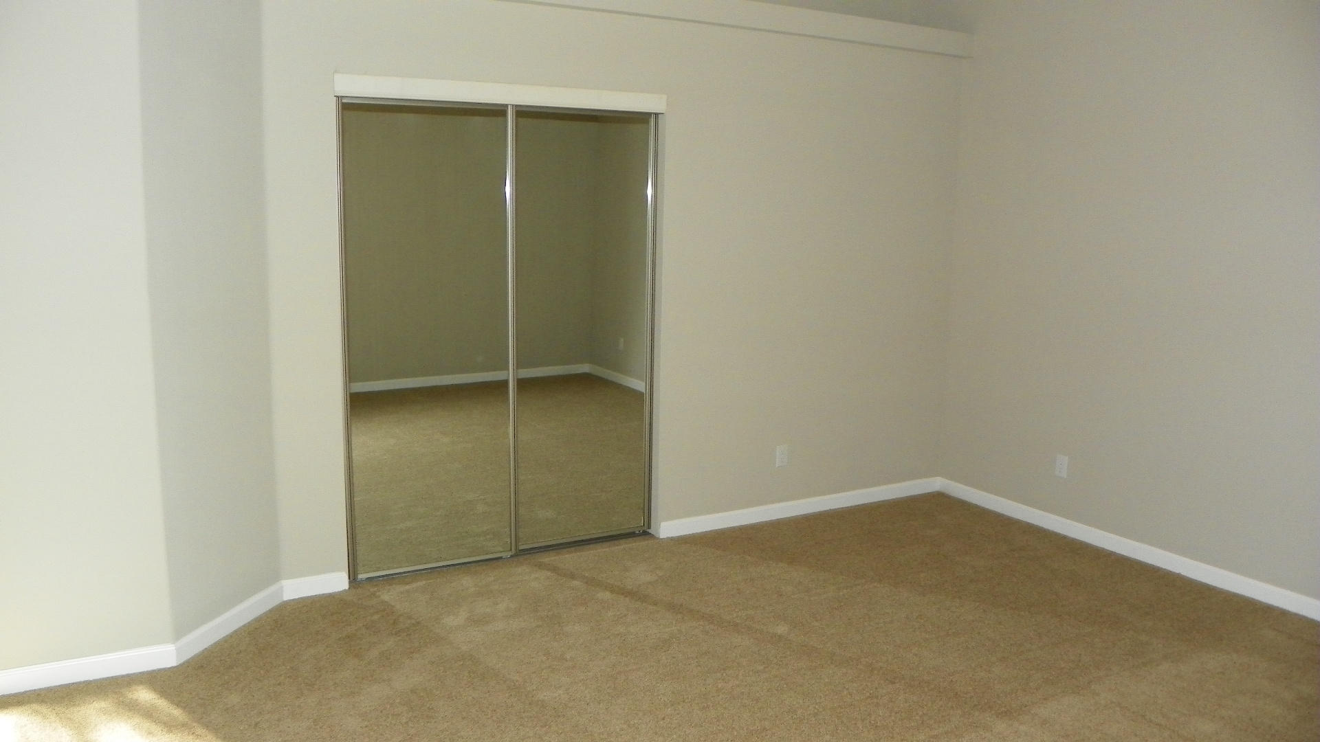 1151 Harpole Road Redding, CA 96002 - Photo 13 of 17 an empty room with closet