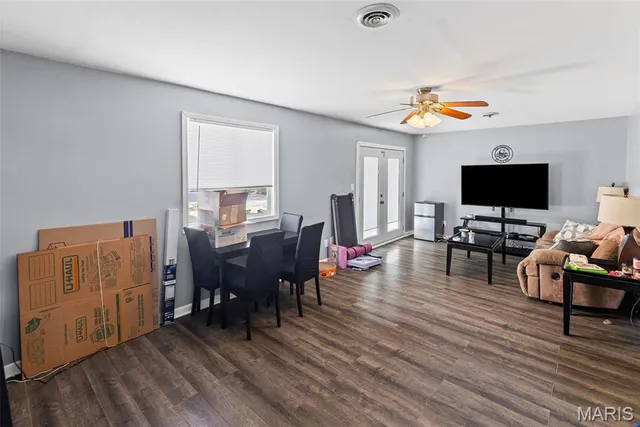 $209,900 | 318 East Phillips Street, Mascoutah, IL 62258