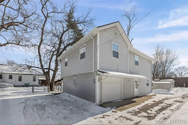 $209,900 | 318 East Phillips Street, Mascoutah, IL 62258