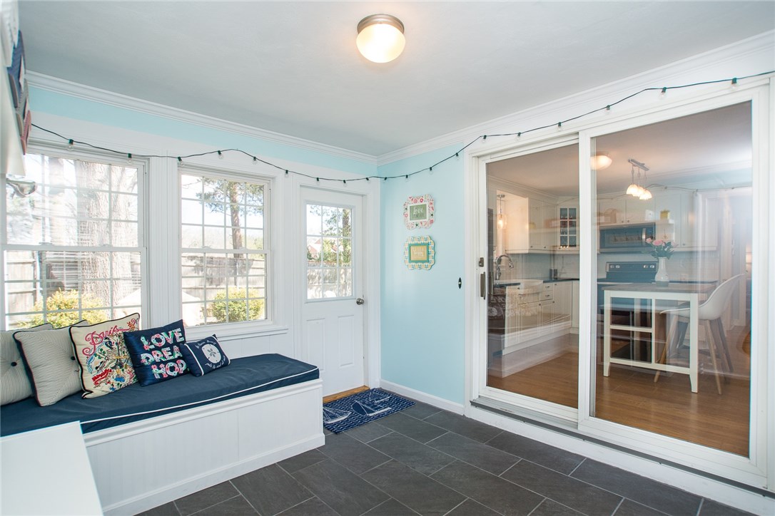 53 Lamson Road Barrington, RI 02806 - Photo 4 of 37 Gallery Image 4