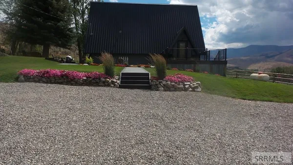 $495,000 | 15 Skinner Lane, Salmon, ID 83467