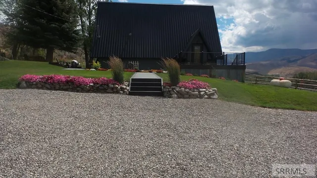 $495,000 | 15 Skinner Lane, Salmon, ID 83467