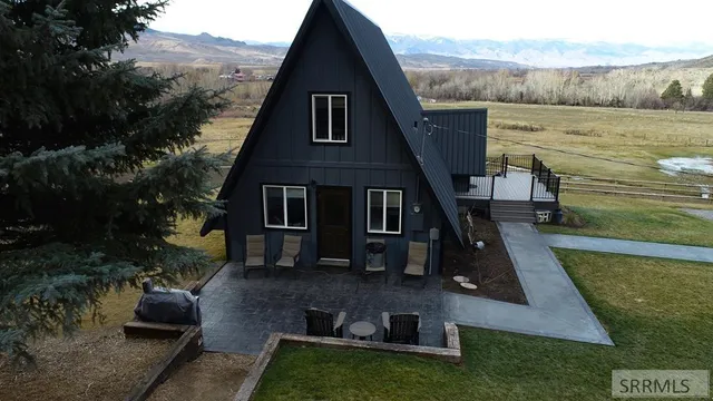 $495,000 | 15 Skinner Lane, Salmon, ID 83467