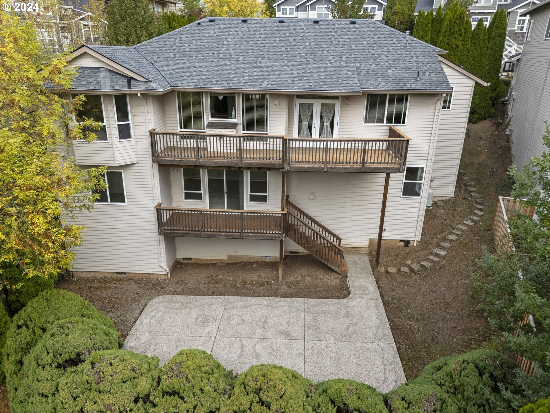 2250 Crestview Drive West Linn, OR 97068 - Photo 41 of 48 a front view of a house with a yard