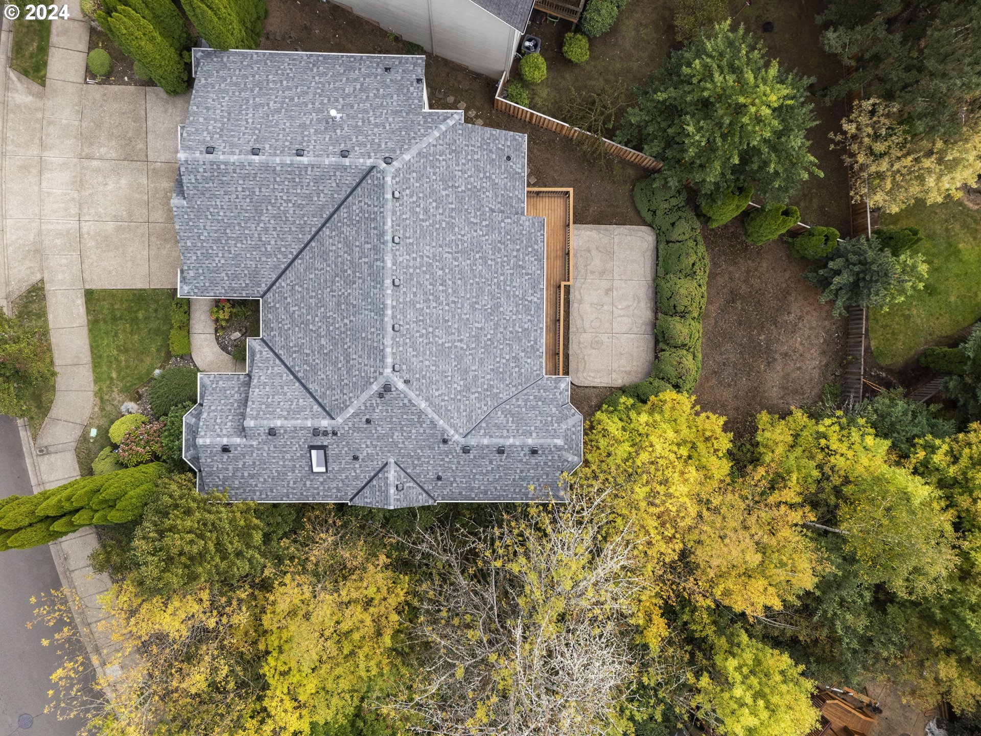 2250 Crestview Drive West Linn, OR 97068 - Photo 45 of 48 an aerial view of a house with a yard and garden