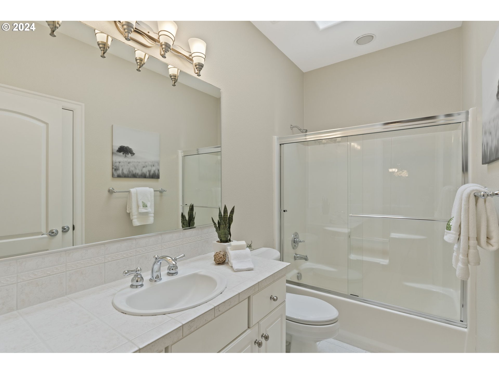 2250 Crestview Drive West Linn, OR 97068 - Photo 6 of 48 a bathroom with a sink a toilet and shower