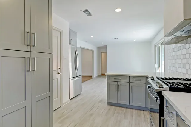 $3,500 | 8331 Waterbury Drive, Houston, TX 77055