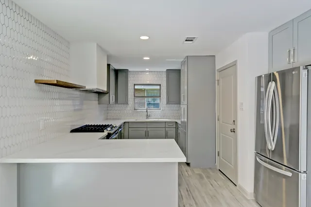 $3,500 | 8331 Waterbury Drive, Houston, TX 77055