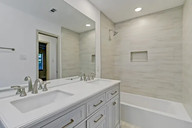 $3,500 | 8331 Waterbury Drive, Houston, TX 77055