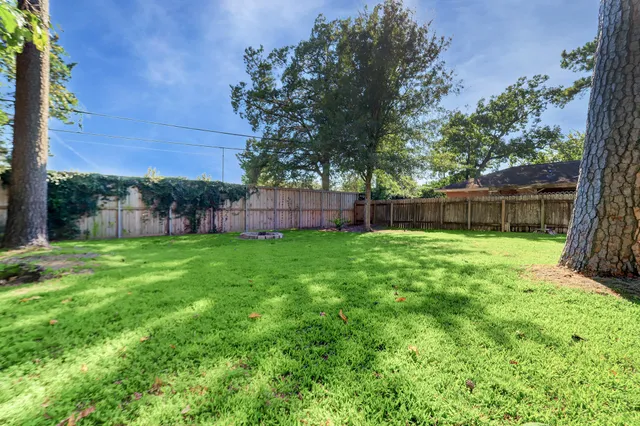 $3,500 | 8331 Waterbury Drive, Houston, TX 77055