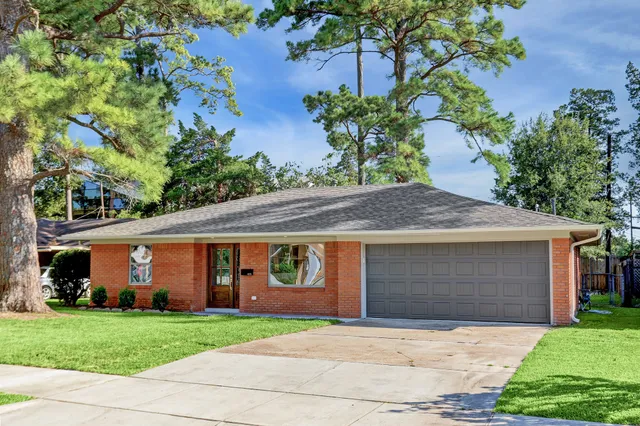 $3,500 | 8331 Waterbury Drive, Houston, TX 77055