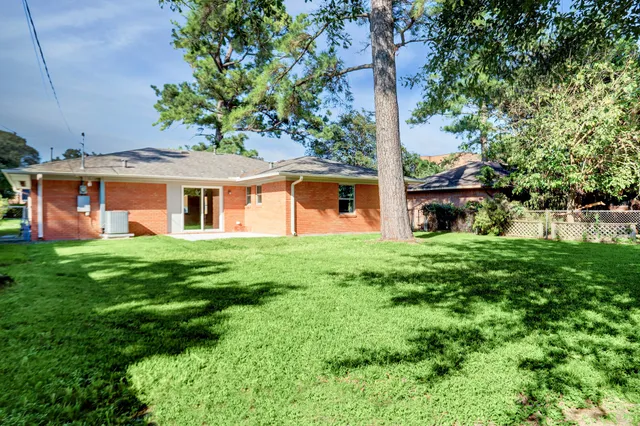 $3,500 | 8331 Waterbury Drive, Houston, TX 77055