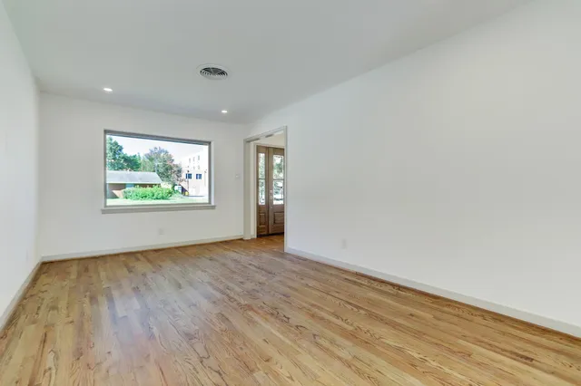 $3,500 | 8331 Waterbury Drive, Houston, TX 77055