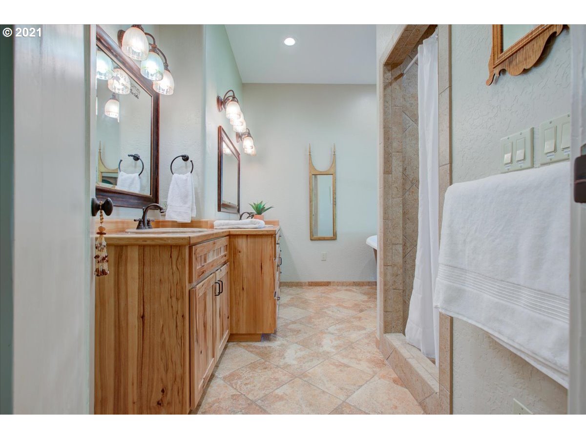 7 Kelly Road White Salmon, WA 98672 - Photo 10 of 32 Gallery Image 10