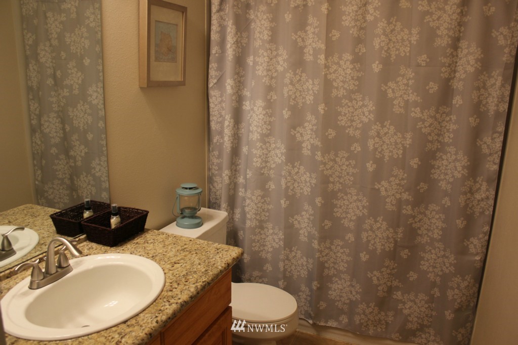 17025 110th Place Southeast Renton, WA 98055 - Photo 13 of 18 Gallery Image 13