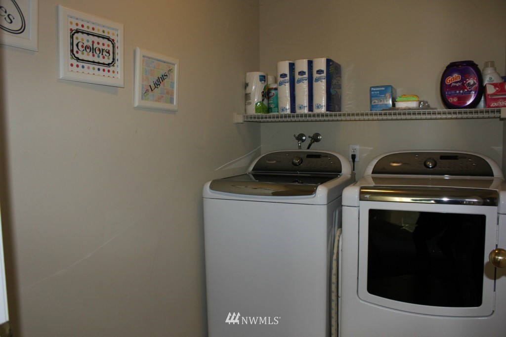 17025 110th Place Southeast Renton, WA 98055 - Photo 14 of 18 Gallery Image 14