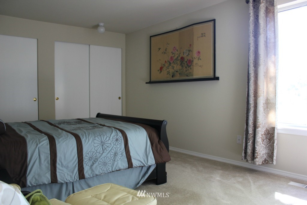 17025 110th Place Southeast Renton, WA 98055 - Photo 9 of 18 Gallery Image 9