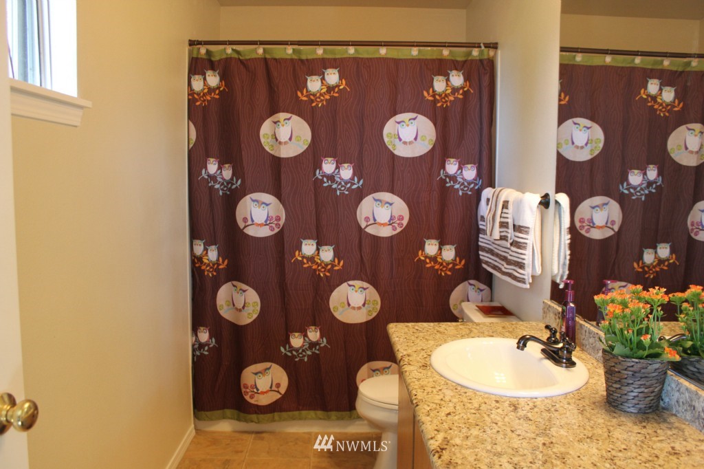17025 110th Place Southeast Renton, WA 98055 - Photo 10 of 18 Gallery Image 10