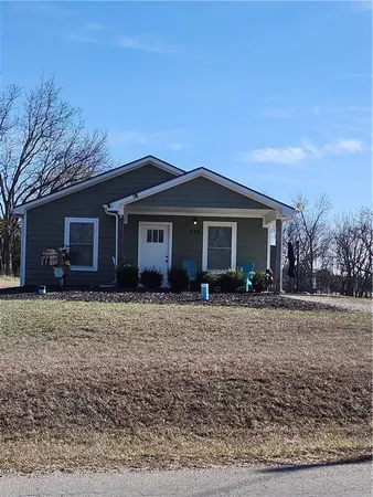 $249,000 | 230 South Linn Valley Drive, Linn Valley, KS 66040