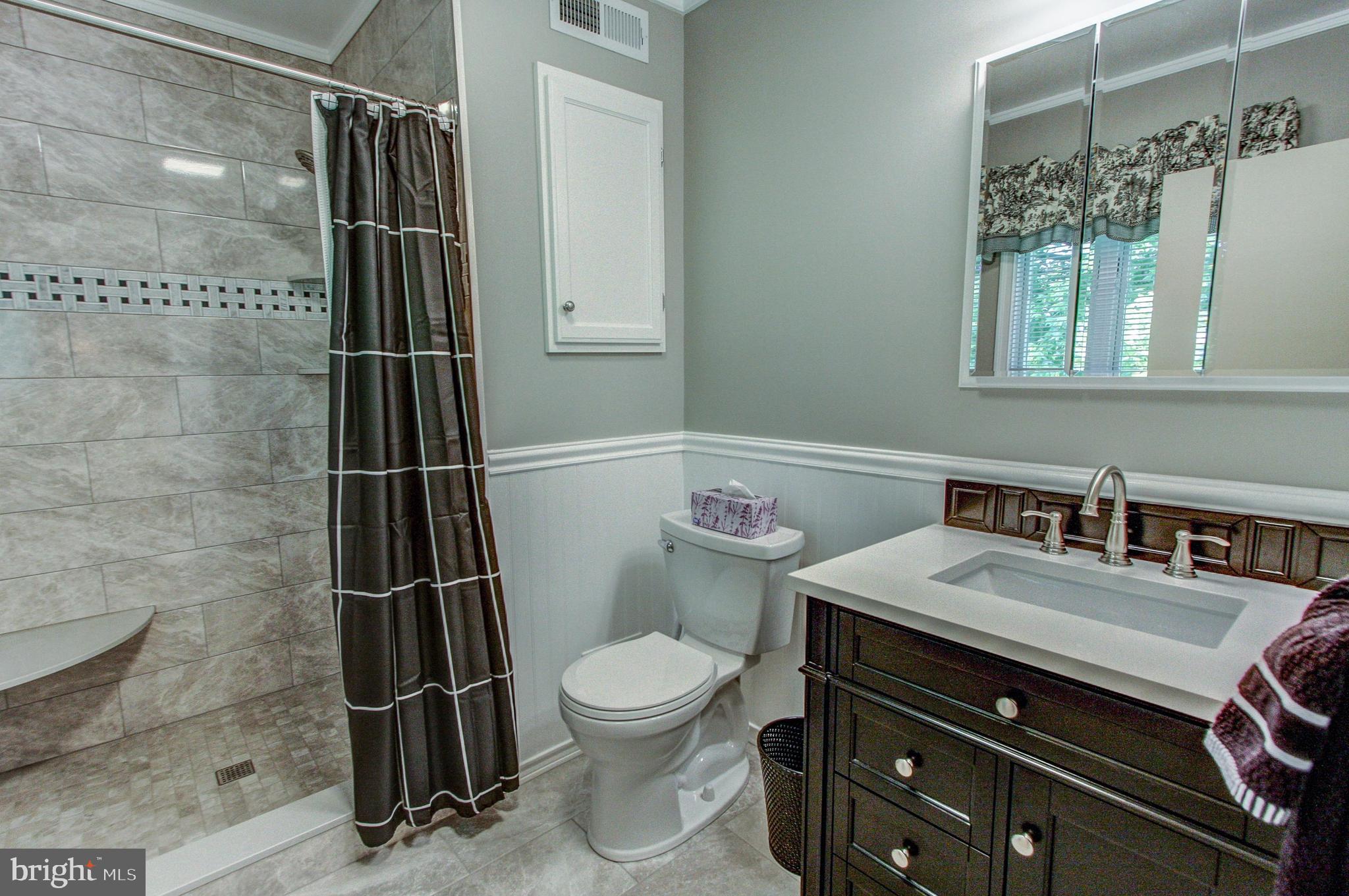 1844 Bertram Road Huntingdon Valley, PA 19006 - Photo 18 of 35