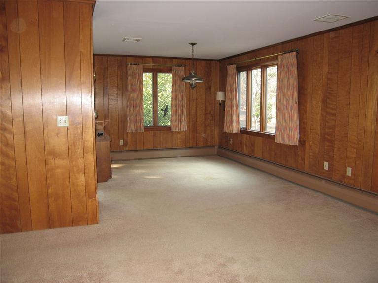 1800 South County Road Osterville, MA 02655 - Photo 6 of 17 an empty room with windows and closet