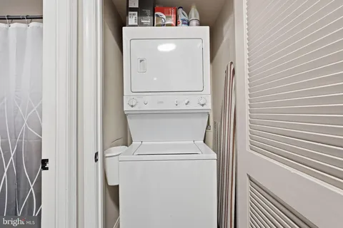 $465,000 | 525 North Fayette Street, Unit 620, Alexandria, VA 22314