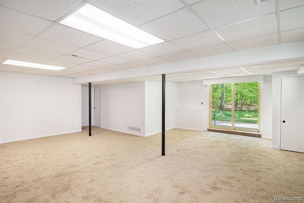 5996 Coppersmith Road Waterford, MI 48327 - Photo 16 of 33 Gallery Image 16