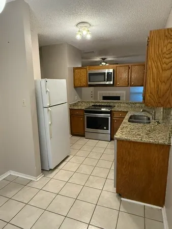 $1,775 | 2414 Longview Street, Unit 205, Austin, TX 78705