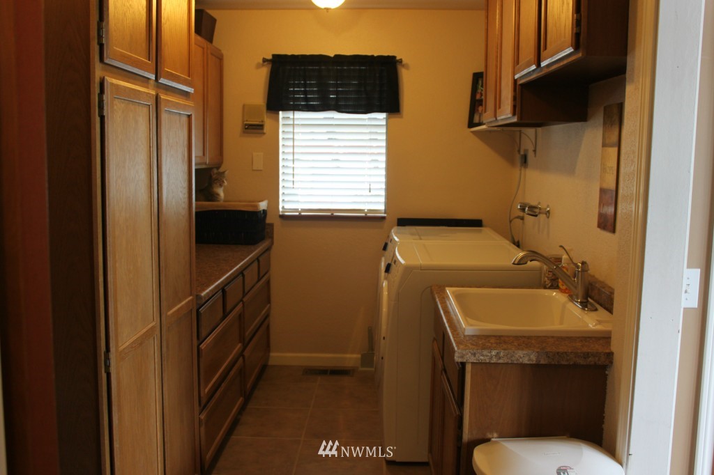 914 Cone Road Chelan, WA 98816 - Photo 8 of 25 Gallery Image 8