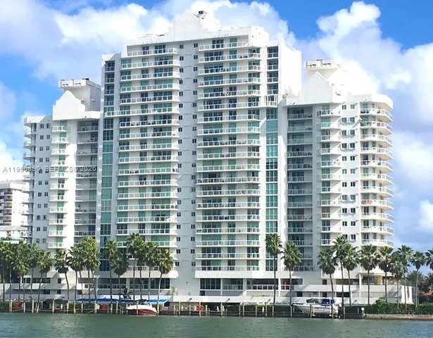 $5,300 | 5900 Collins Avenue, Unit 1208, Miami Beach, FL 33140