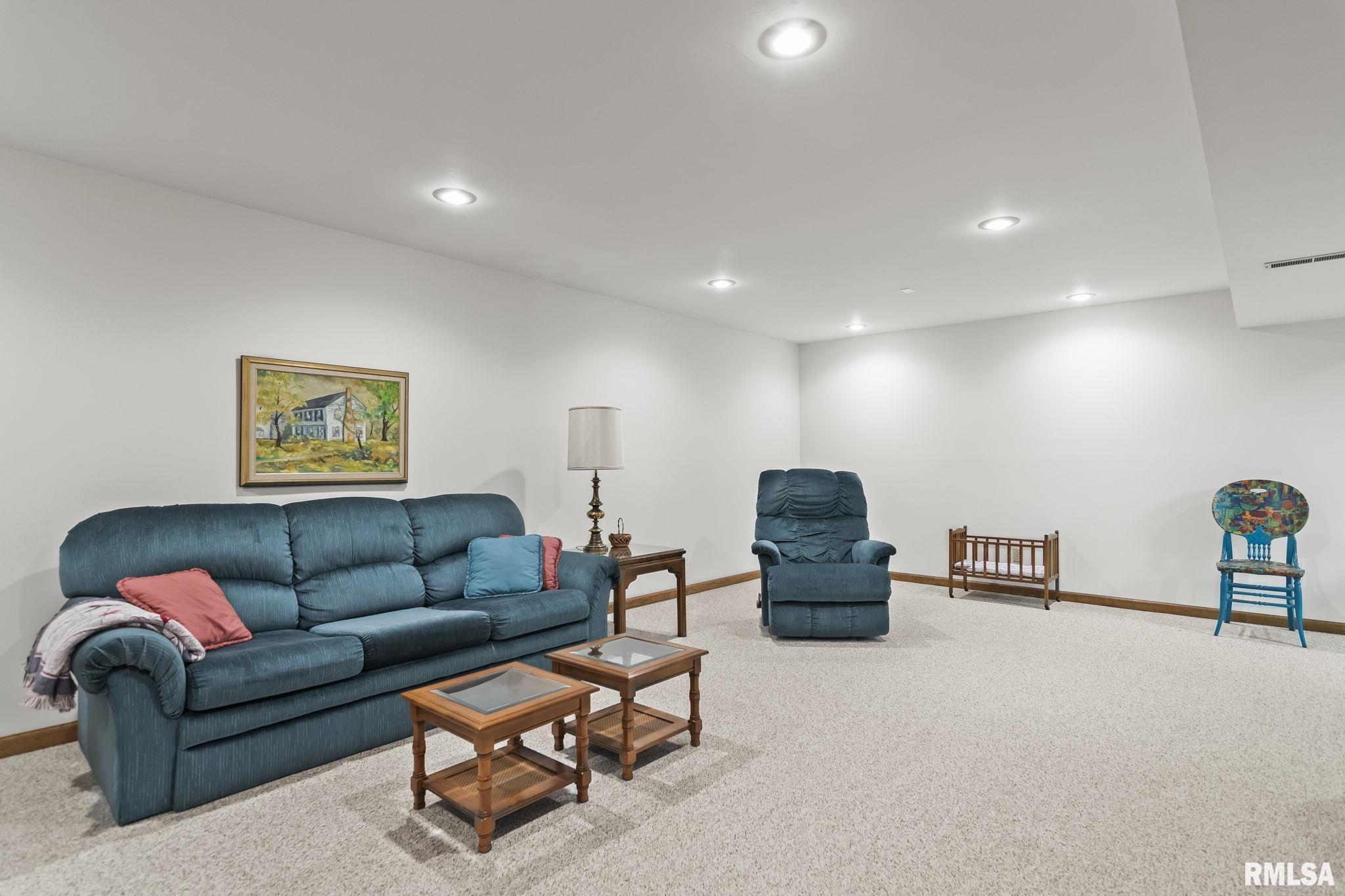 2909 Mill Point Court Springfield, IL 62704 - Photo 34 of 42 Gallery Image 34