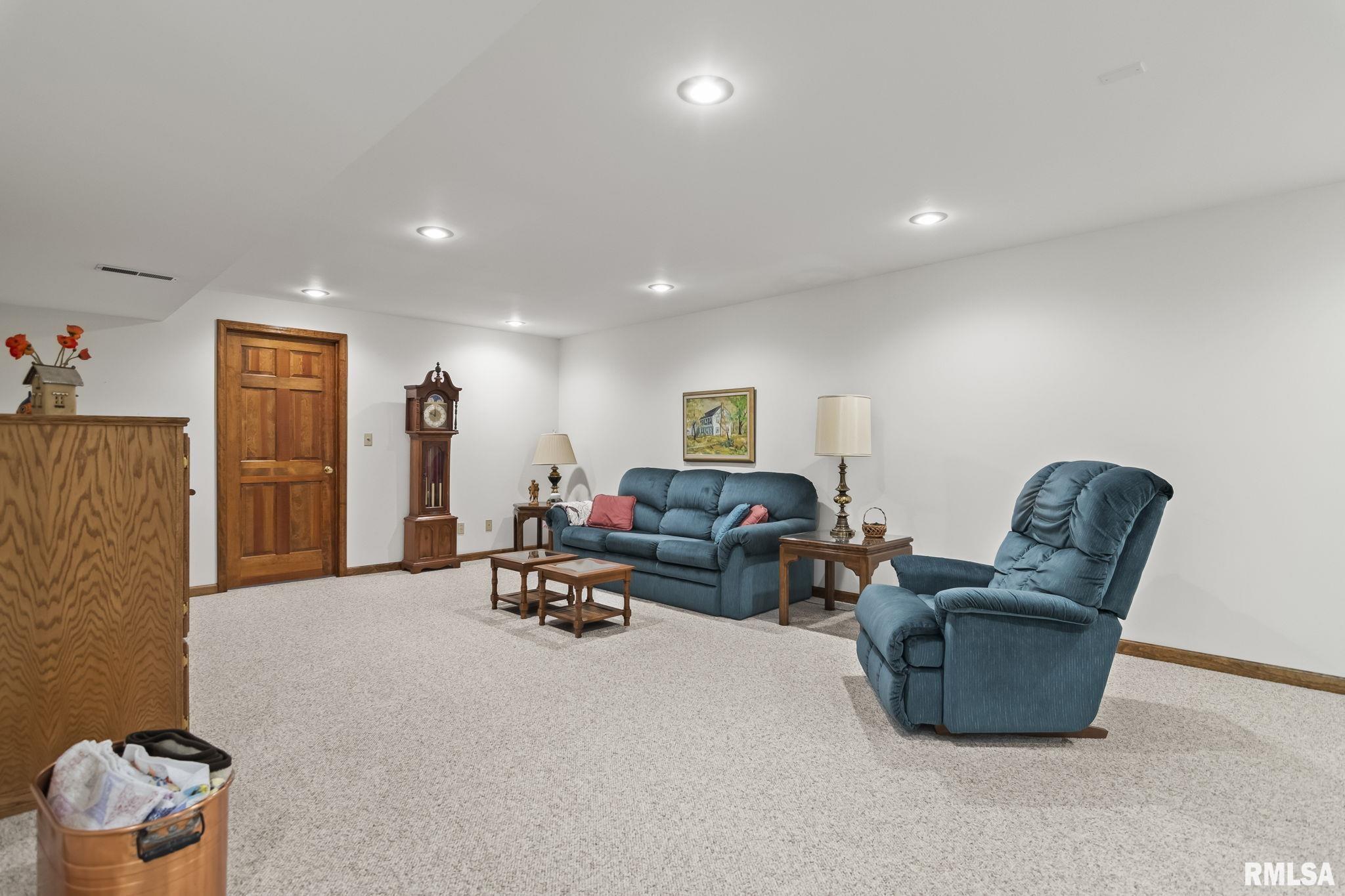 2909 Mill Point Court Springfield, IL 62704 - Photo 36 of 42 Gallery Image 36