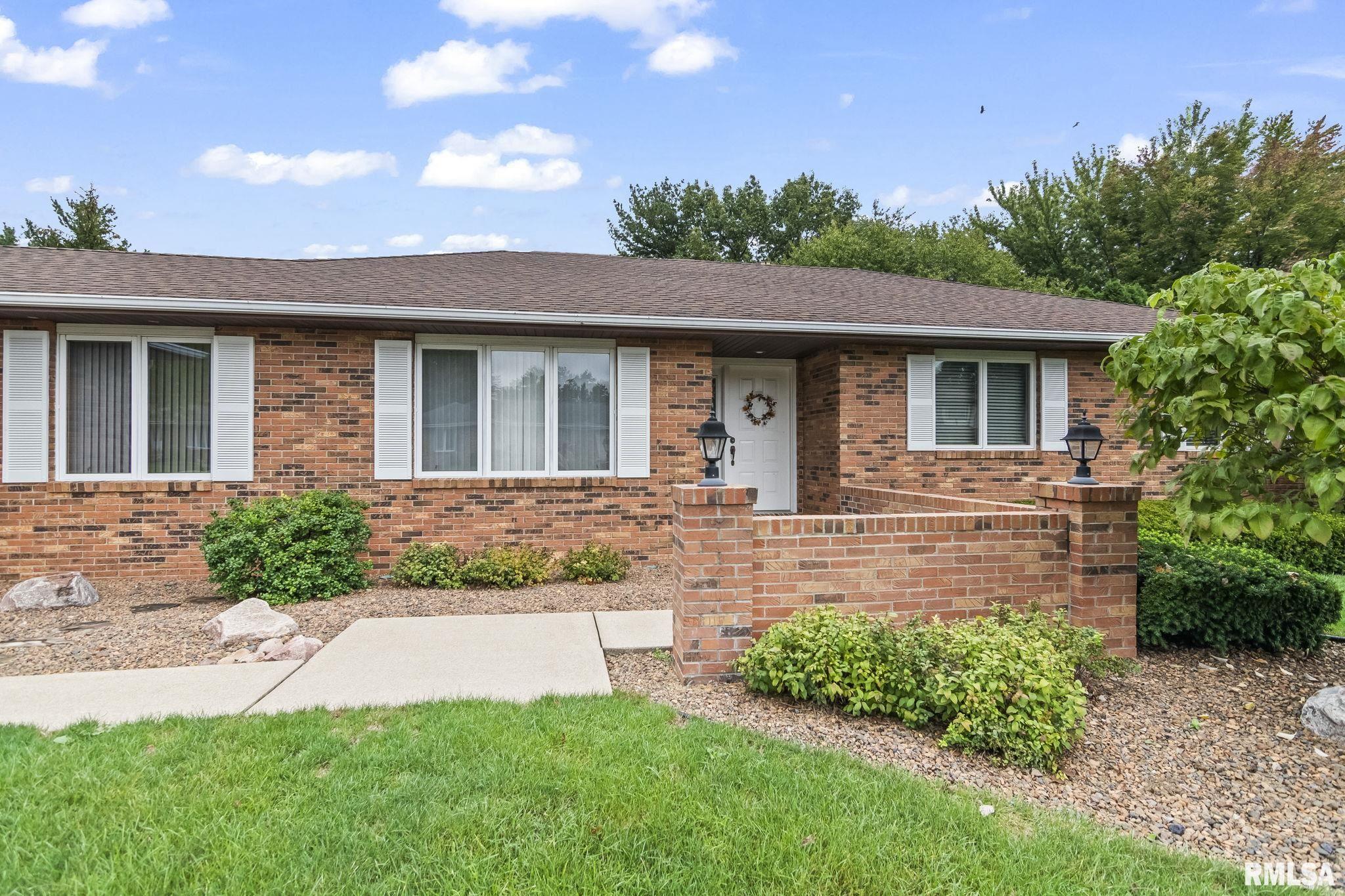 2909 Mill Point Court Springfield, IL 62704 - Photo 4 of 42 Gallery Image 4