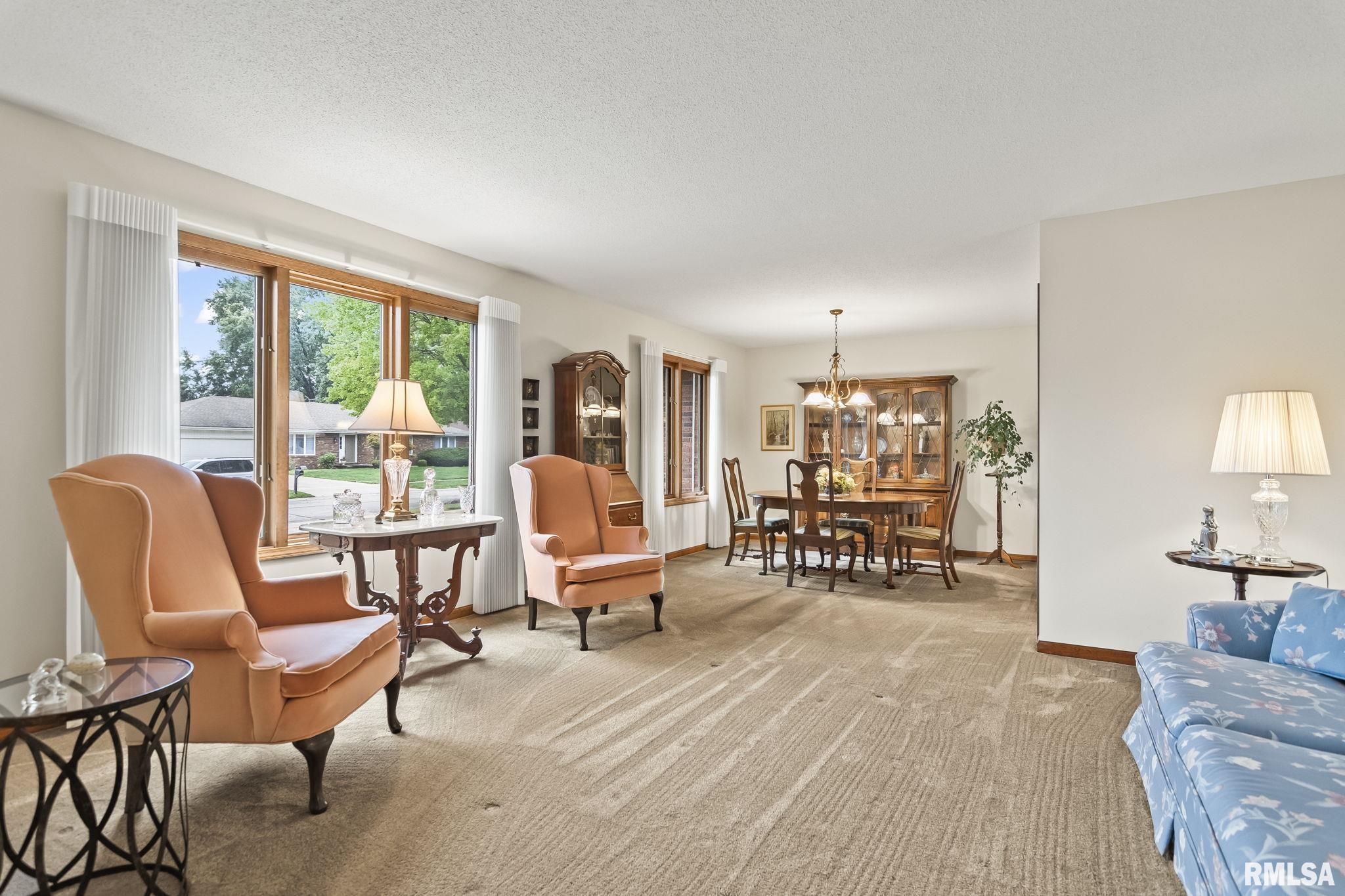 2909 Mill Point Court Springfield, IL 62704 - Photo 8 of 42 Gallery Image 8
