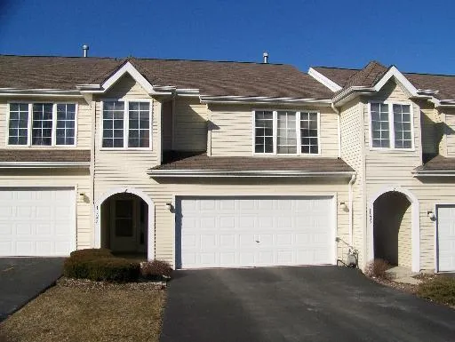 $2,000 | 1523 Golden Oak Drive, Woodstock, IL 60098